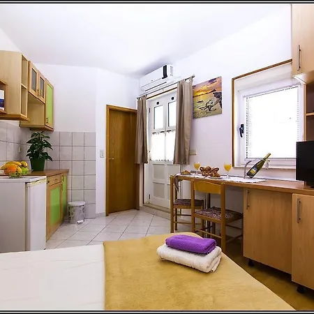 Πανσιόν Teta Palmina 4*